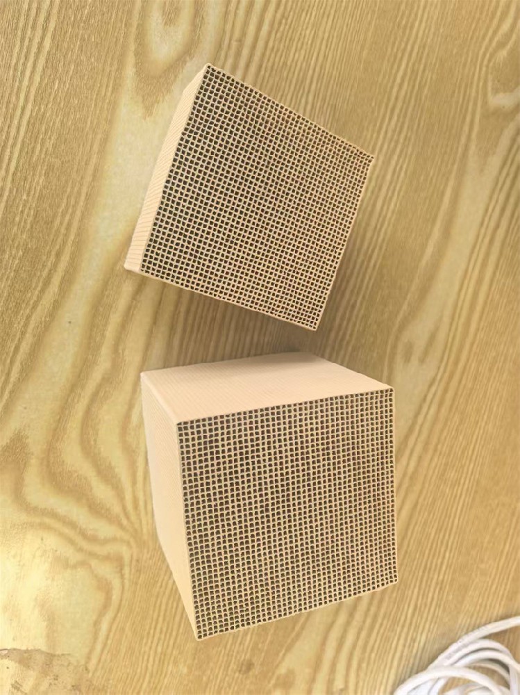 贵金属催化剂载体